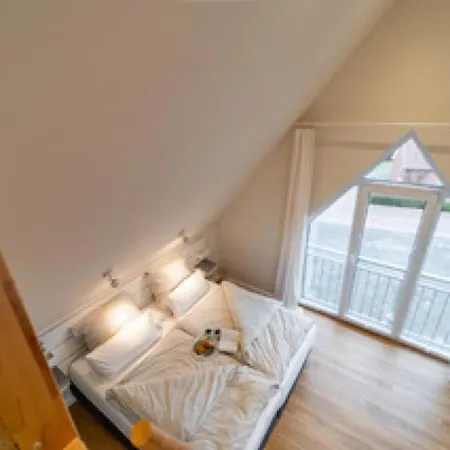 Koje Momme Apartment